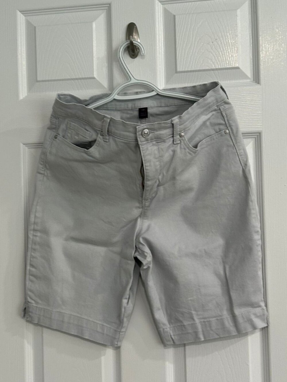 Womens Bermuda Shorts by Gloria Vanderbilt - Light Grey Stretch Denim - Size 12P